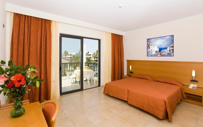 Tigaki Beach Hotel Стая снимка